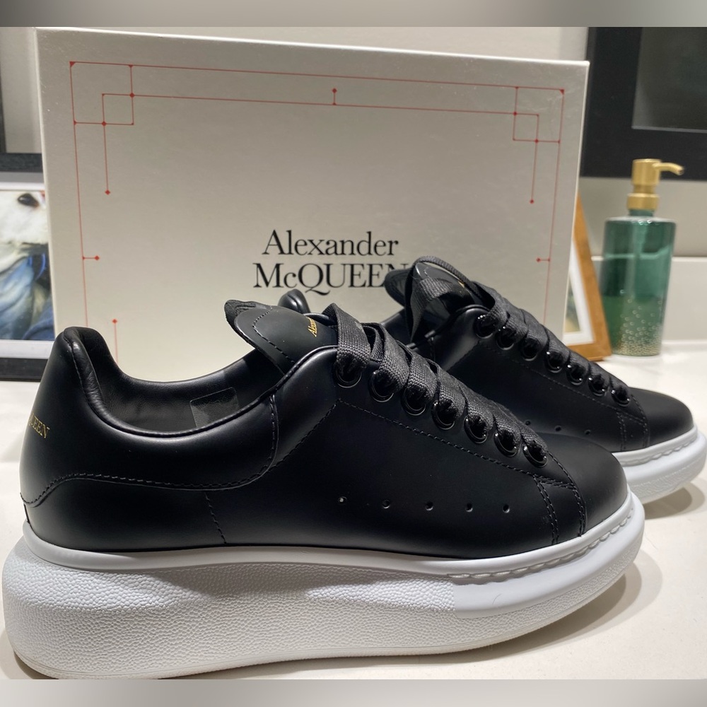 ALEXANDER MCQUEEN OVERSIZED SNEAKERS